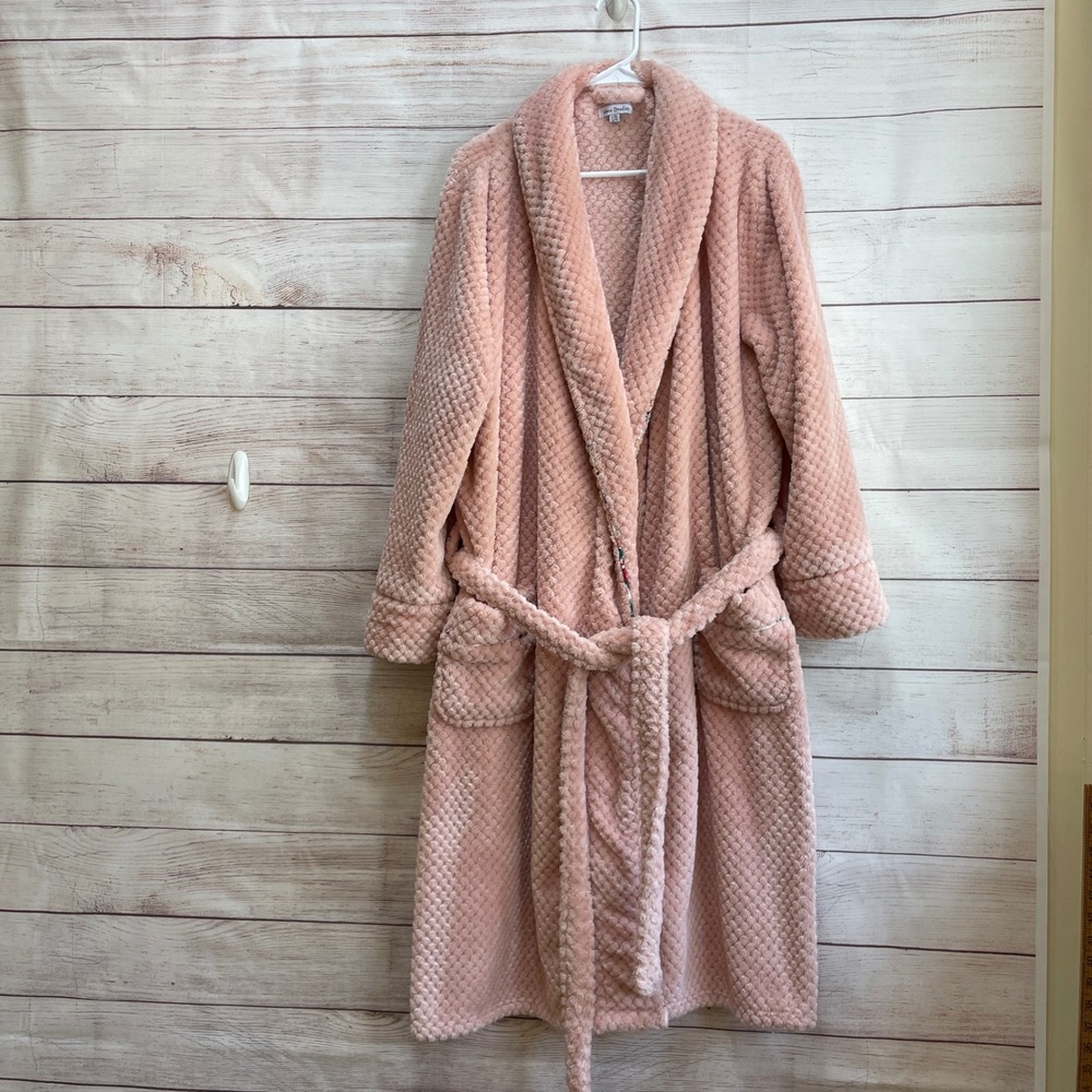 VERA BRADLEY PLUSH ROBE IN BLUSH